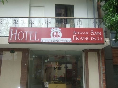 Hotel Brisas De San Francisco เมเดยิน ภายนอก รูปภาพ